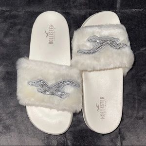 Women’s/Teens Hollister Fluffy Slides